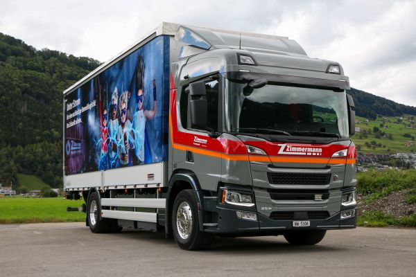 Erster vollelektrischer Scania für die Zimmermann Umweltlogistik AG