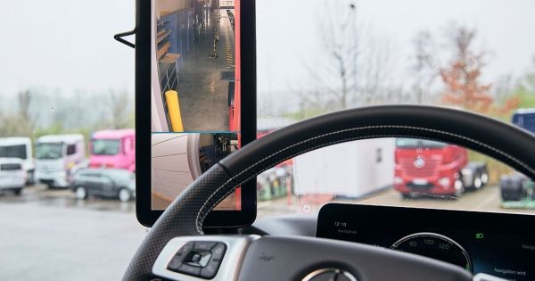 Nouvelle génération MirrorCam - Mercedes-Benz Trucks - transport.ch
