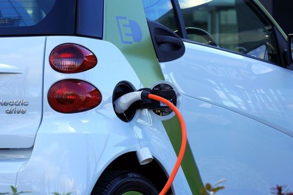 Sur AutoScout24, près d’une voiture sur dix est entièrement électrique