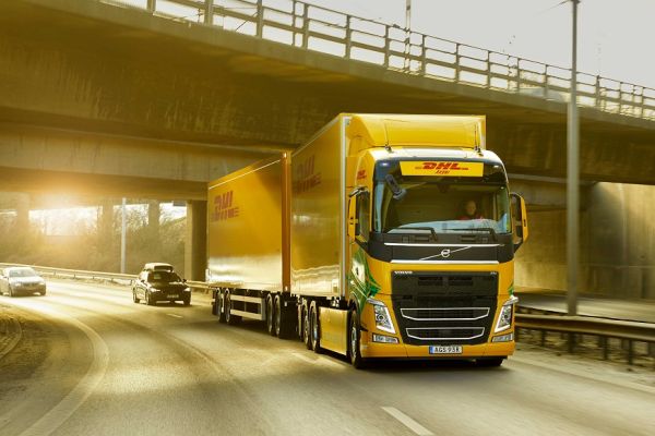 DHL und Volvo Trucks bündeln ihre Kräfte - schwere elektrische Lkw für den Regionalverkehr in Europa